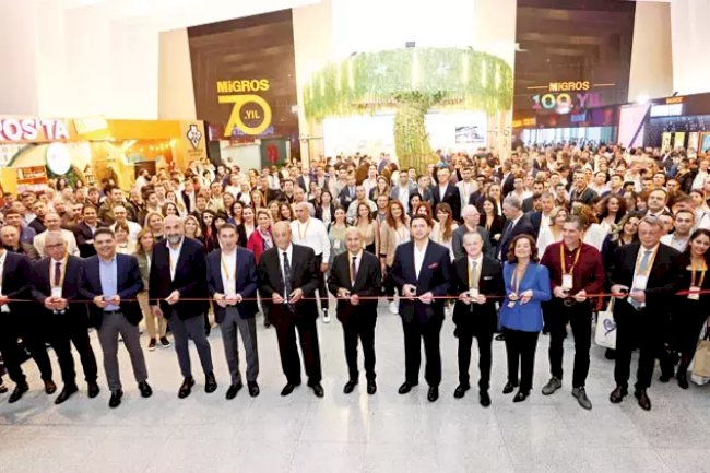 Malatya Park Avm'de  Yazar Cevher SÖNMEZ imza günü