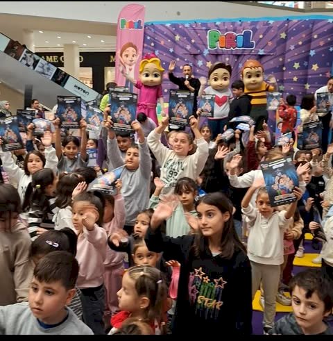 İstanbul Çamsan Park Avm'de Çoçuklar Pırıl ile buluştu
